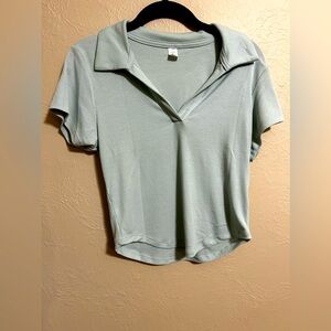 Old Navy cropped collared tee, size M, mint